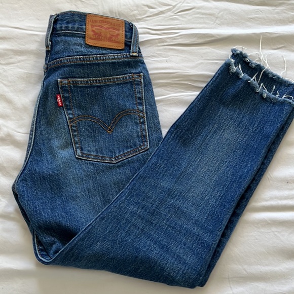 Levi’s - Picture 3 of 3